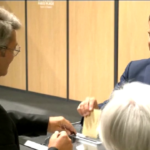 Legislative in Francia, Macron vota a Le Touquet con la moglie Brigitte