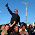 Manaus, Bolsonaro partecipa a parata motociclistica