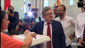 Legislative in Francia, Mélenchon vota a Marsiglia