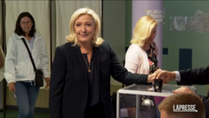 Legislative in Francia, Marine Le Pen vota a Henin-Beaumont