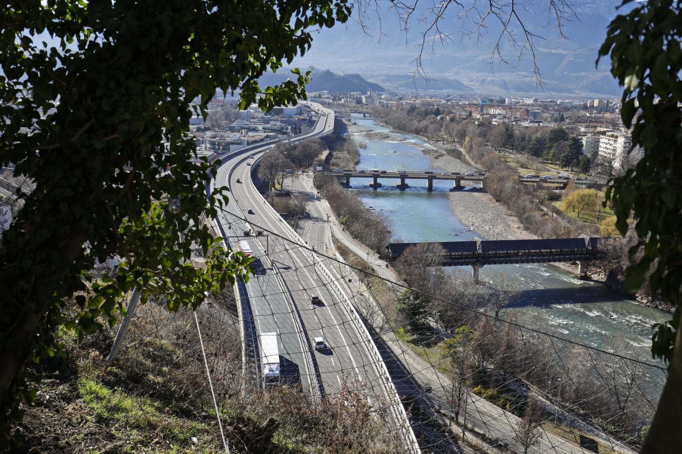 Auto: Greenpeace, +600 miliardi risparmio con stop diesel-benzina a 2028