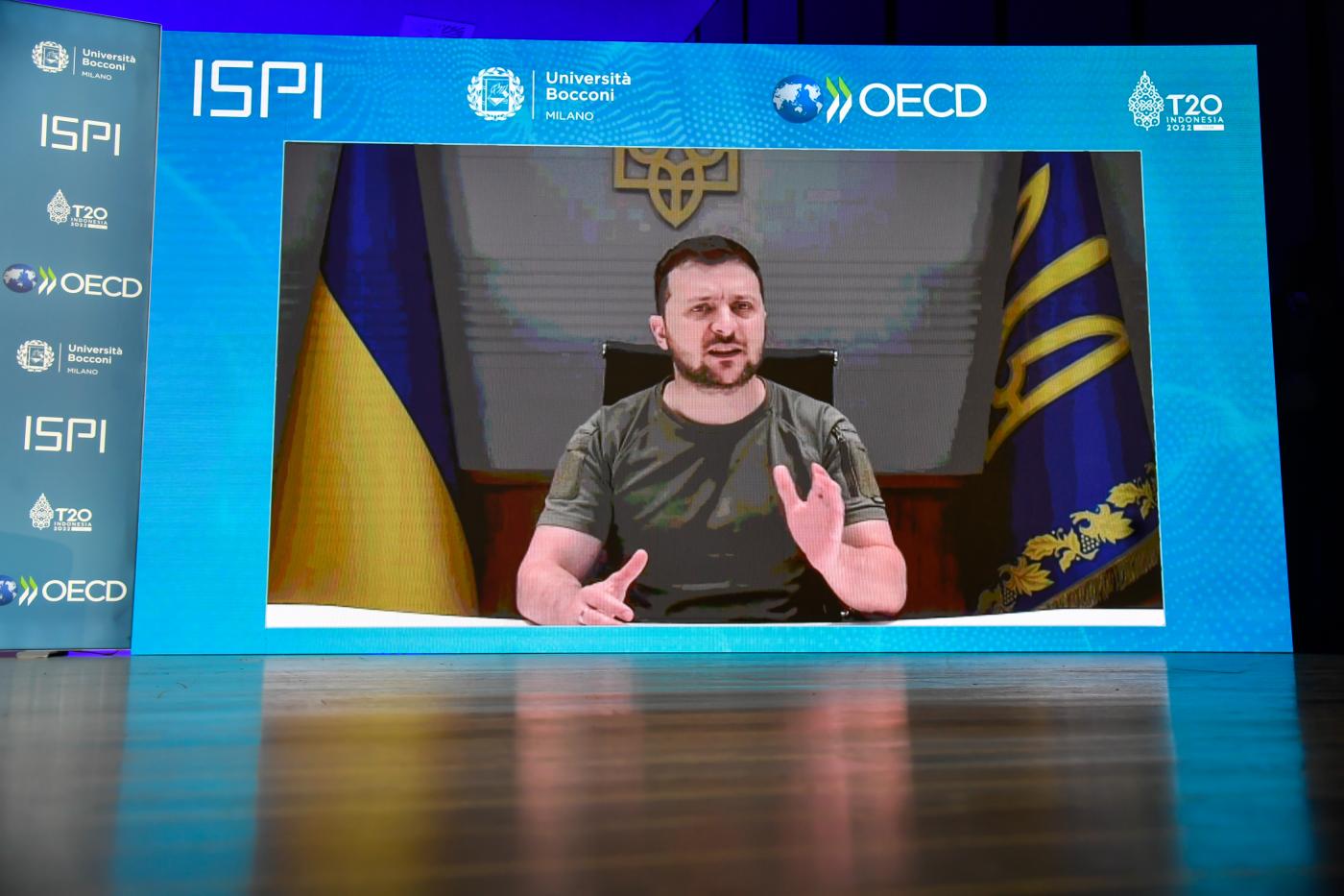 Ucraina, Zelensky all’Italia: “Per favore sosteneci”. Bonomi in visita a Kiev Ucraina, Zelensky all’Italia: “Per favore sosteneci”. Bonomi in visita a Kiev