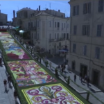 Infiorata a Genzano, il tema è “la nostra Madre Terra”: esplosione di fiori e colori