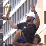 Nba, Golden State celebra il titolo per le strade di San Francisco: Green e Payton scatenati, Curry col sigaro della vittoria