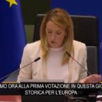 Ucraina: Parlamento Ue adotta risoluzione a favore status ‘candidato’, standing ovation in Aula