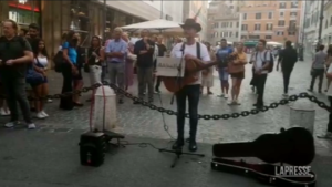 Musica: “Dalla strada al palco”, il programma tv di Nek parte da via del Corso a Roma