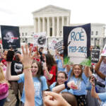 Usa, la Corte Suprema annulla la sentenza sul diritto all’aborto: insorgono i dem