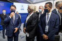 Giuseppe Conte e Beppe Grillo alla presentazione del Libro Blu 2019