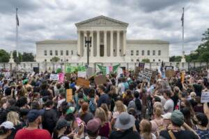 Washington, protesta dopo la sentenza contro l\'aborto