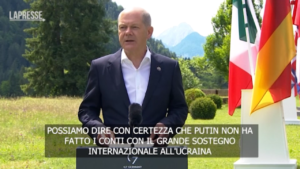 Ucraina, Scholz: “Brutale attacco della Russia contro Kiev”