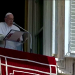 Ucraina, Papa: “Non dimentichiamo popolo afflitto dalla guerra”