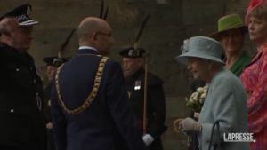 Regno Unito, la regina Elisabetta in Scozia per la ‘cerimonia delle chiavi’