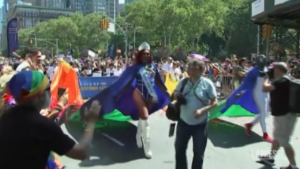 A New York in migliaia alla sfilata del Pride
