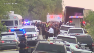Usa, strage migranti: soccorsi e polizia nel luogo del ritrovamento del camion