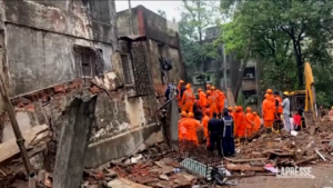 India, crolla palazzina a Mumbai: 3 morti e 11 feriti
