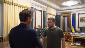 Zelensky incontra Sean Penn a Kiev: “Grazie per il sostegno”