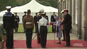 Scozia, la Regina Elisabetta alla “Loyalty Parade” ad Edimburgo