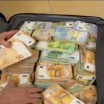 Milano, coppia di imprenditori nascondeva caveau in casa con soldi e diamanti per 5 milioni di euro