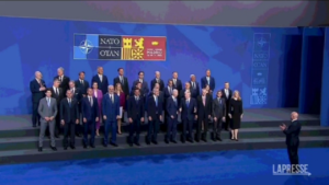 Madrid, la foto di rito al vertice Nato: i leader riuniti