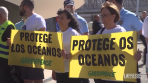 Lisbona, protesta Greenpeace alla Conferenza ONU sugli Oceani