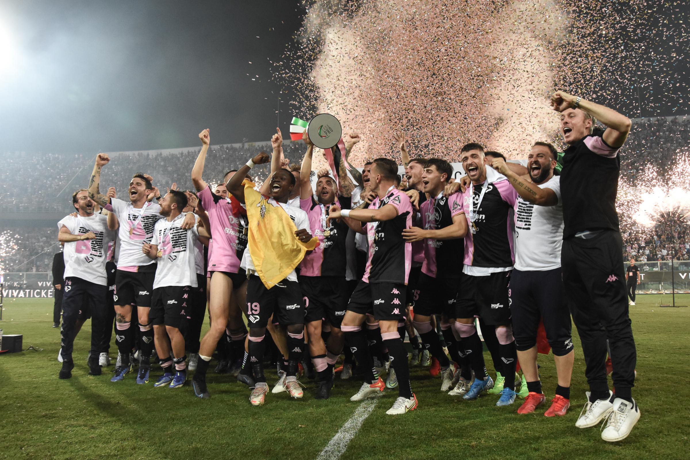 Mercato al via, Napoli prende Kvaratskhelia. Palermo a Mansour