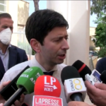 Covid, appello di Speranza ai fragili: “Fate seconda dose di richiamo”