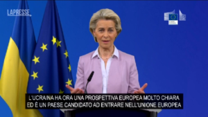 Ucraina, von der Leyen a parlamento Kiev: “Strada lunga ma Ue sarà con voi”