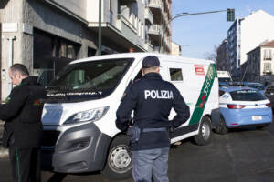 Torino, rapina a mano armata a blindato