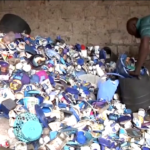 Ambiente: mobili e oggetti fatti con rifiuti di plastica, l’idea green di un’azienda keniota