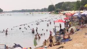 Serbia: Record heat in Belgrade sends residents to cool off in Ada Ciganlija