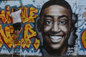 Il murales per Willy del collettivo Dans La Rue davanti alla facoltà di lettere dell’università Roma Tre