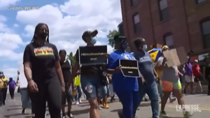 Ohio, manifestazioni di protesta dopo l’uccisione di un afroamericano da parte della polizia
