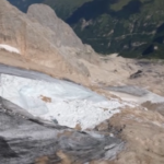 Marmolada, in volo a pochi metri dal ghiacciaio crollato