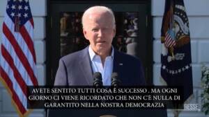 Strage Chicago, Biden: “Ci ricorda che non c’è nulla di garantito nella nostra democrazia”