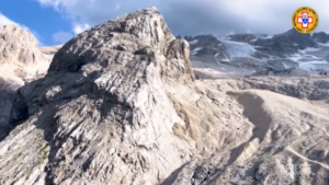 Marmolada, il punto del distacco ripreso da vicinissimo