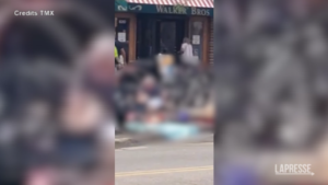 Chicago, il video del caos dopo la sparatoria: vittime a terra