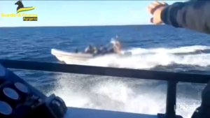 Agrigento, aiutavano i migranti negli sbarchi ma anche a fuggire dai centri di accoglienza: diversi arresti