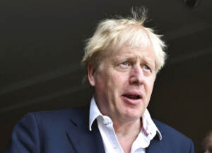 Regno Unito, Boris Johnson si dimette: “Nessuno è indispensabile, serve un nuovo leader”
