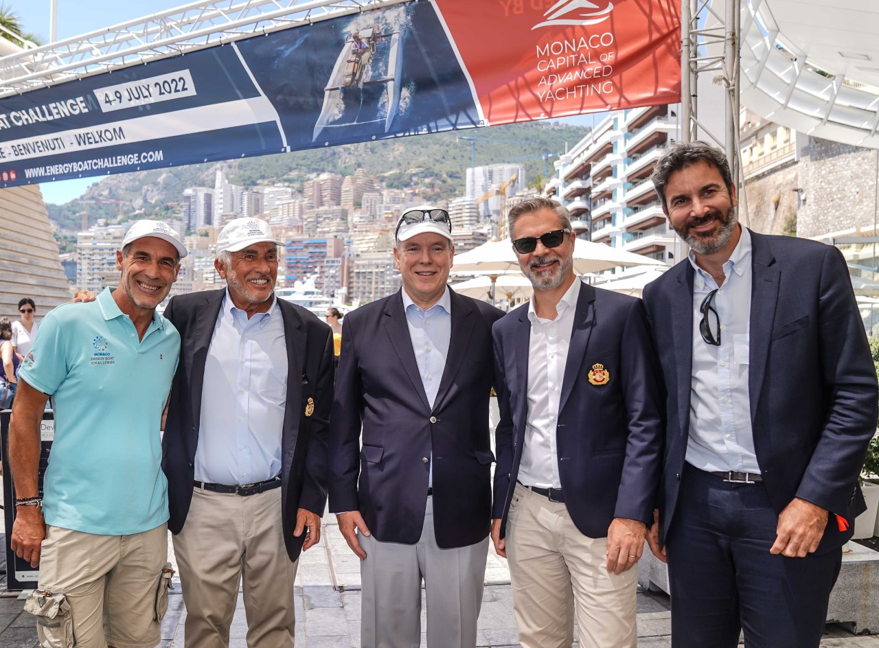Nautica: visita a sorpresa del principe Alberto II al Monaco Energy Boat Challenge 