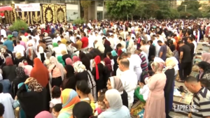 Egitto, al Cairo i fedeli celebrano l’inizio della festa del Sacrificio