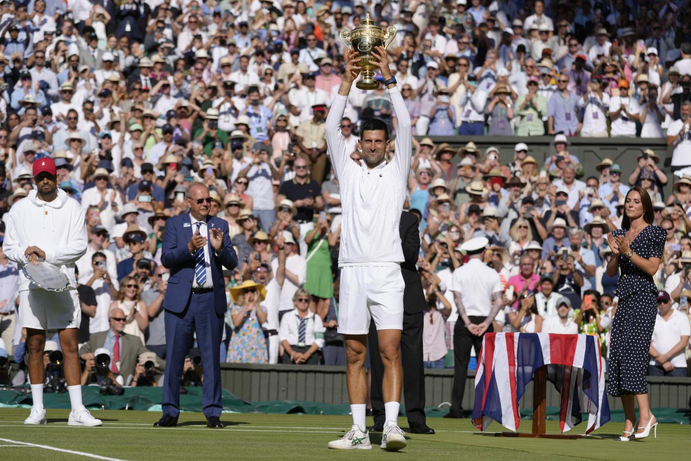 Tennis, paradosso Djokovic: trionfa a Wimbledon ma scivola al 7° posto del Ranking ATP