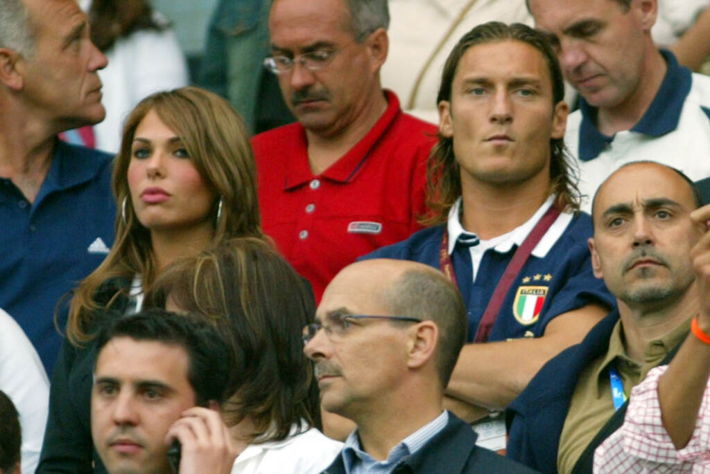 Galleria foto 'Francesco Totti e Ilary Blasi si lasciano, le foto più belle della loro storia d’amore' - foto 3