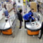 Palermo, presi i due autori di una rapina in supermercato: il video