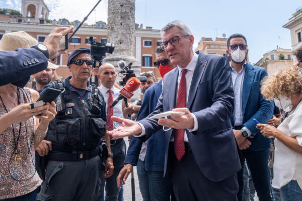 Governo: sindacati da Draghi, nuovo incontro e decreto aiuti entro luglio. Reazioni in chiaroscuro dei leader di CGIL, CISL e UIL