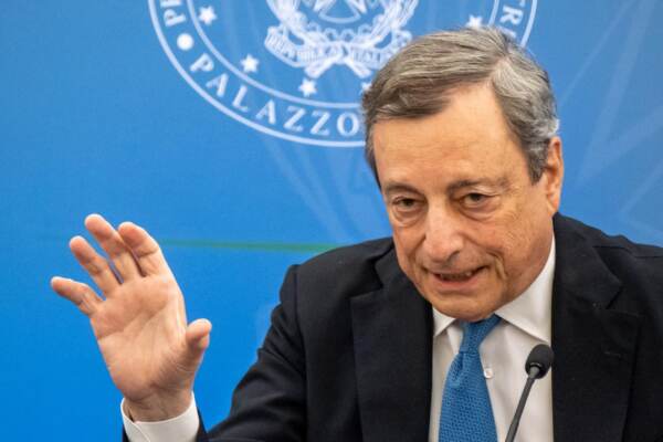 Draghi esclude bis, convergenze con Conte ma non governo con ultimatum