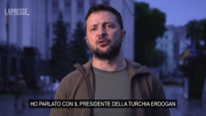Ucraina, Zelensky: “Discusso con Erdogan l’importanza di sbloccare esportazioni di grano”