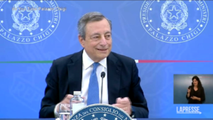 Draghi e la battuta su Letta: “Portatore di buone notizie? Potrebbe essere piacevole ma non è così”