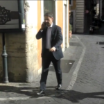 Governo: la mattinata tesa di Conte, la camminata spedita del leader M5S che evita i cronisti