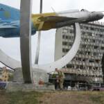 Ucraina: ancora bombardamenti, cinque vittime in raid a Nikopol e Chuhuiv. Zelensky: “Ricostruiremo quello che i russi hanno distrutto”