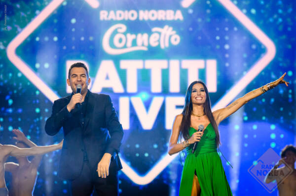 Nuovo appuntamento con ‘Radio Norba Cornetto Battiti Live’, lo storico programma musicale di Italia 1 condotto da Elisabetta Gregoraci e Alan Palmieri